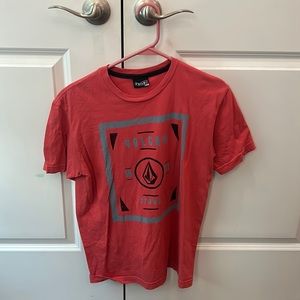 Volcom Shirt SZ L in great condition. No flaws.